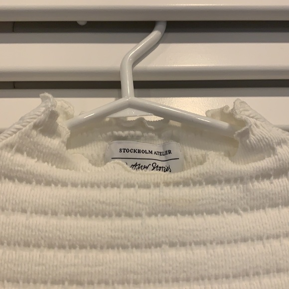 And other stories mock neck ruffle top - Picture 3 of 3